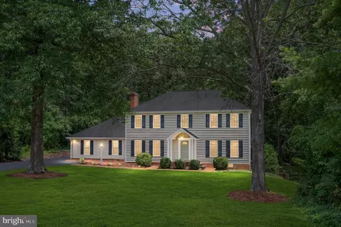 15 Tally Ho Dr, Fredericksburg, VA 22405