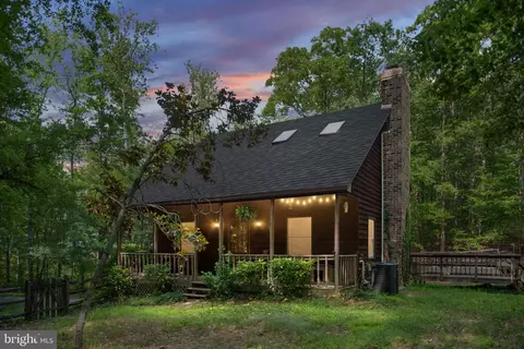 11 Cardinal Dr, Fredericksburg, VA 22406