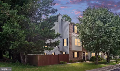 101 Meredith Ln, Fredericksburg, VA 22405