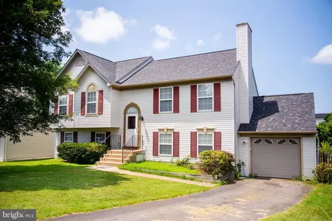 18 Cross Cut Ln, Fredericksburg, VA 22405
