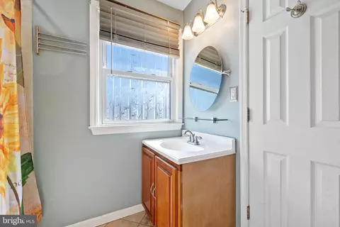 Bath - 24 Ruby Dr, Stafford, VA 22556 photo 2 of 4