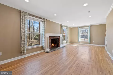 Living - 24 Ruby Dr, Stafford, VA 22556 photo 2 of 7