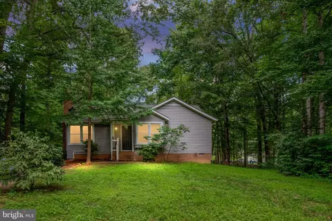 142 Woodland Dr, Stafford, VA 22556
