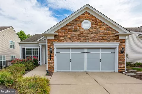 8 Sturgeon Dr, Fredericksburg, VA 22406