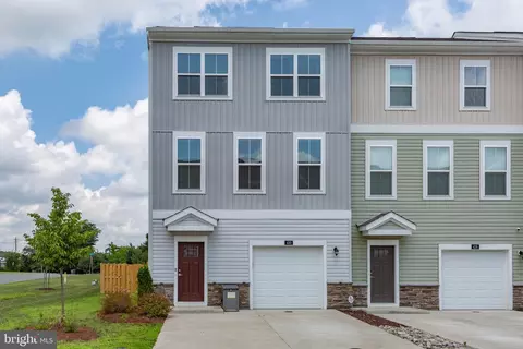 430 Snowberry Ln, Fredericksburg, VA 22405