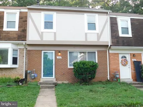 1220 Thomas Jefferson Pl, Fredericksburg, VA 22405