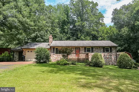 96 Sandy Ridge Rd, Fredericksburg, VA 22405