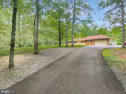10 Cardinal Dr, Fredericksburg, VA 22406