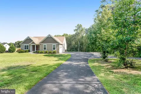 963 White Oak Rd, Fredericksburg, VA 22405