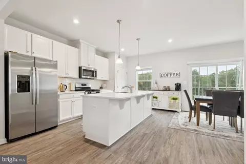 103 Crest Ct, Stafford, VA 22554