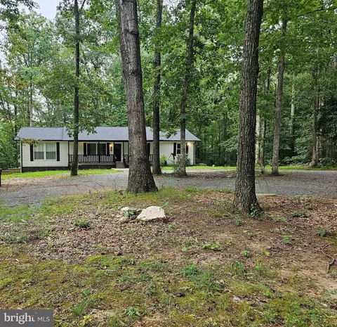 133 Meadows Rd, Fredericksburg, VA 22406