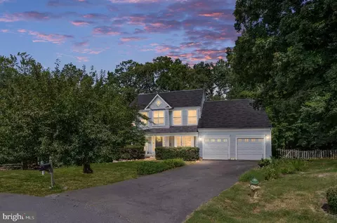 6 Amber Ct, Fredericksburg, VA 22406