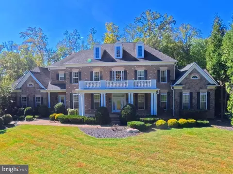 2 Snapdragon Dr, Stafford, VA 22556