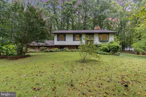 83 Creek Ln, Fredericksburg, VA 22406