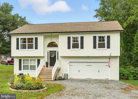 16 Crestview Dr, Stafford, VA 22556