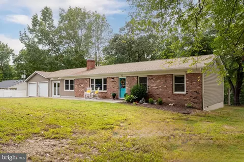 12 Chestnut Ln, Stafford, VA 22554