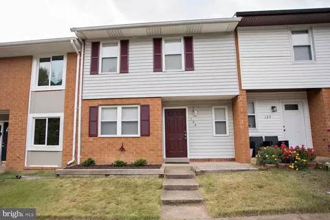124 Oak Dr, Stafford, VA 22554