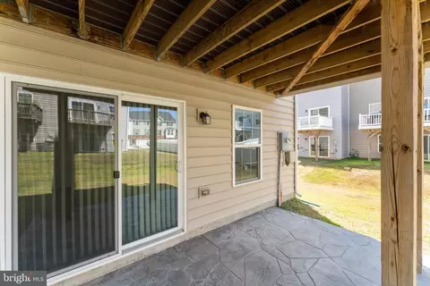 320 Streamview Dr, Fredericksburg, VA 22405
