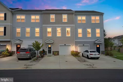 424 Honeyberry Ln, Fredericksburg, VA 22405
