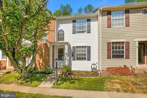 907 Wind Ridge Dr, Stafford, VA 22554
