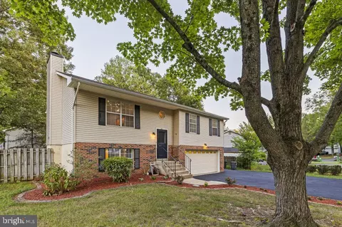41 Meadowood Dr, Stafford, VA 22554