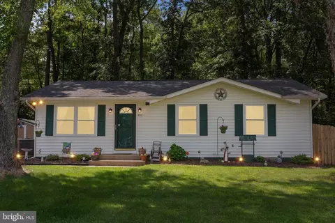 400 Oakridge Dr, Stafford, VA 22556