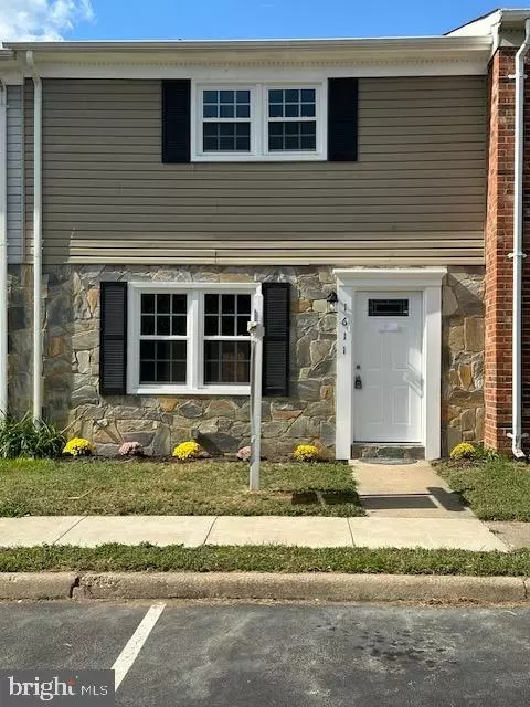 1611 Meadow Dr, Fredericksburg, VA 22405