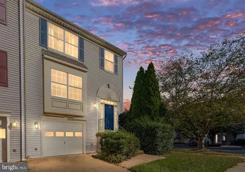 209 Backridge Ct, Fredericksburg, VA 22406
