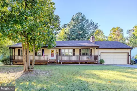 2137 Aquia Dr, Stafford, VA 22554