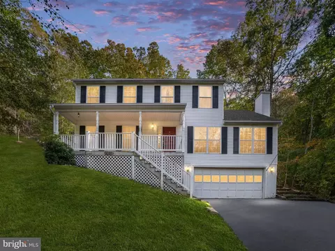 2452 Harpoon Dr, Stafford, VA 22554
