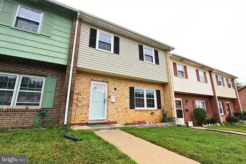 209 Overlook Ct, Fredericksburg, VA 22405