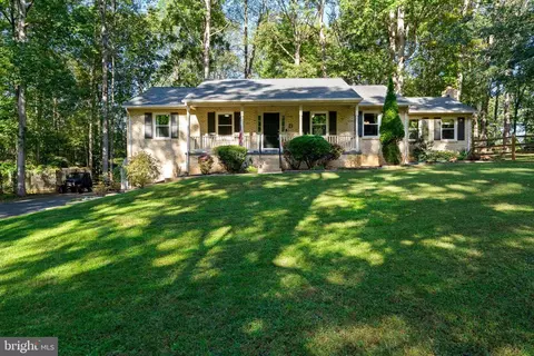13 Carter Ln, Stafford, VA 22556