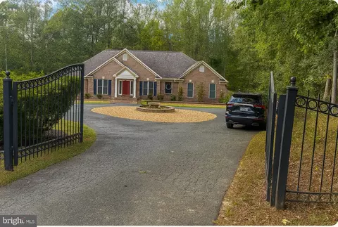 60 Longwood Dr, Stafford, VA 22556