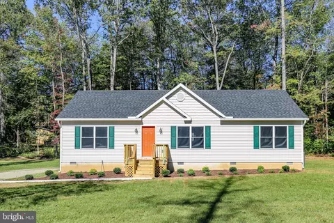 22 Breezy Hill Dr, Stafford, VA 22556