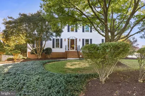 11 N Pointe Dr, Fredericksburg, VA 22405
