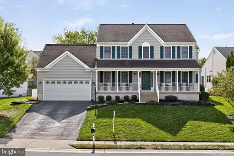 9 Rollingside Dr, Fredericksburg, VA 22406