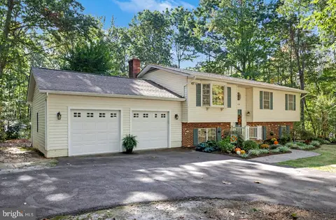 515 Walnut Dr, Fredericksburg, VA 22405