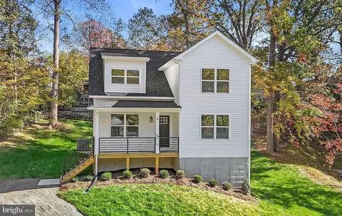 6 Willow Branch Ln, Fredericksburg, VA 22405