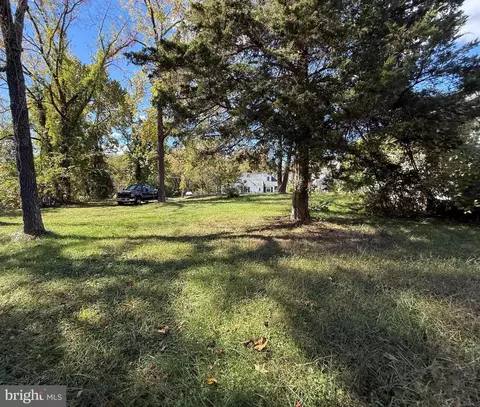 58 Truslow Rd, Fredericksburg, VA 22405