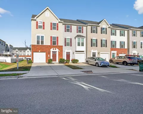 320 Streamview Dr, Fredericksburg, VA 22405