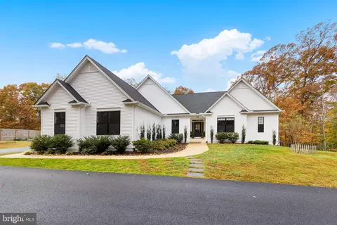 499 Poplar Rd, Fredericksburg, VA 22406