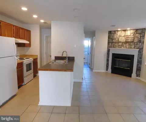 100 Picadilly Ln #50, Stafford, VA 22556