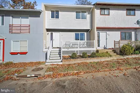 16 Wayside Ct, Stafford, VA 22554