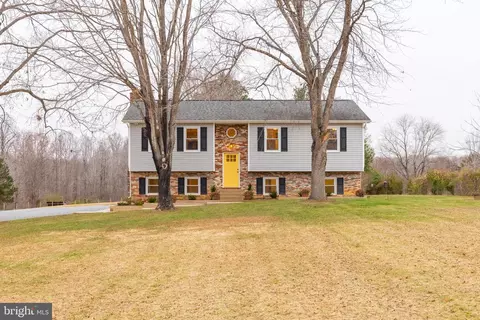 1251 Hartwood Rd, Fredericksburg, VA 22406