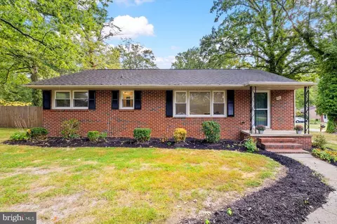 60 Pendleton Rd, Fredericksburg, VA 22405
