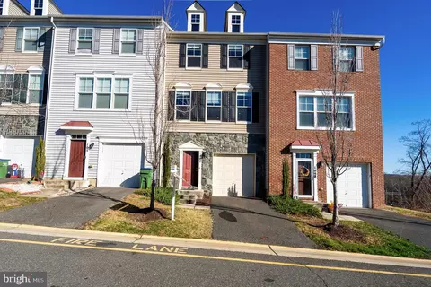 107 Hollister Ln, Stafford, VA 22556