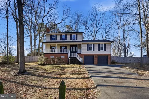 516 Gleneagle Dr, Fredericksburg, VA 22405