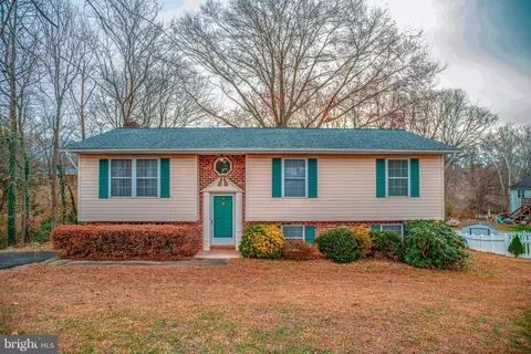 4 Payton Ct, Fredericksburg, VA 22405