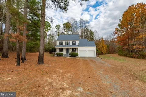 86 Debbie Dr, Fredericksburg, VA 22406