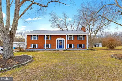 1573 Garrisonville Rd, Stafford, VA 22556